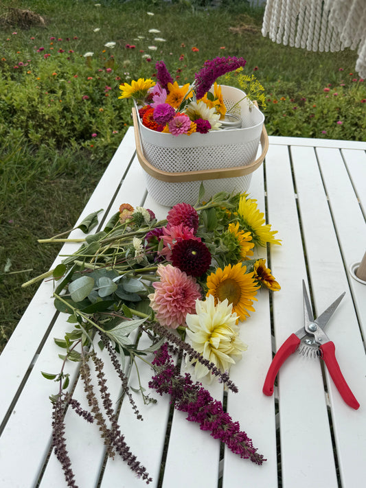 Hoco bouquet making